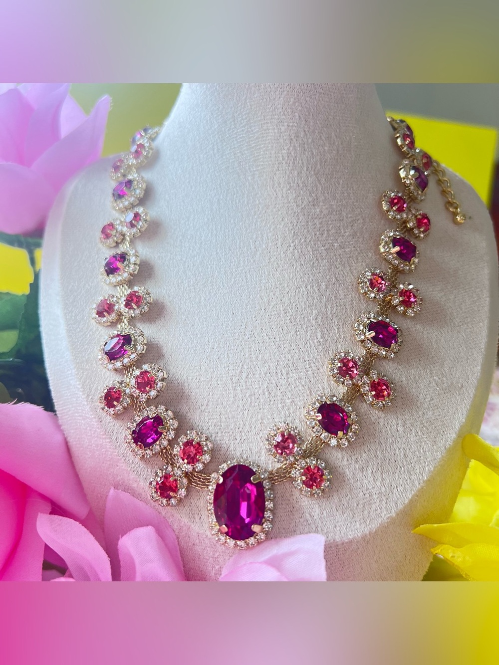 eye candy Gold-Tone Necklace with Fuchsia and Pink Crystals